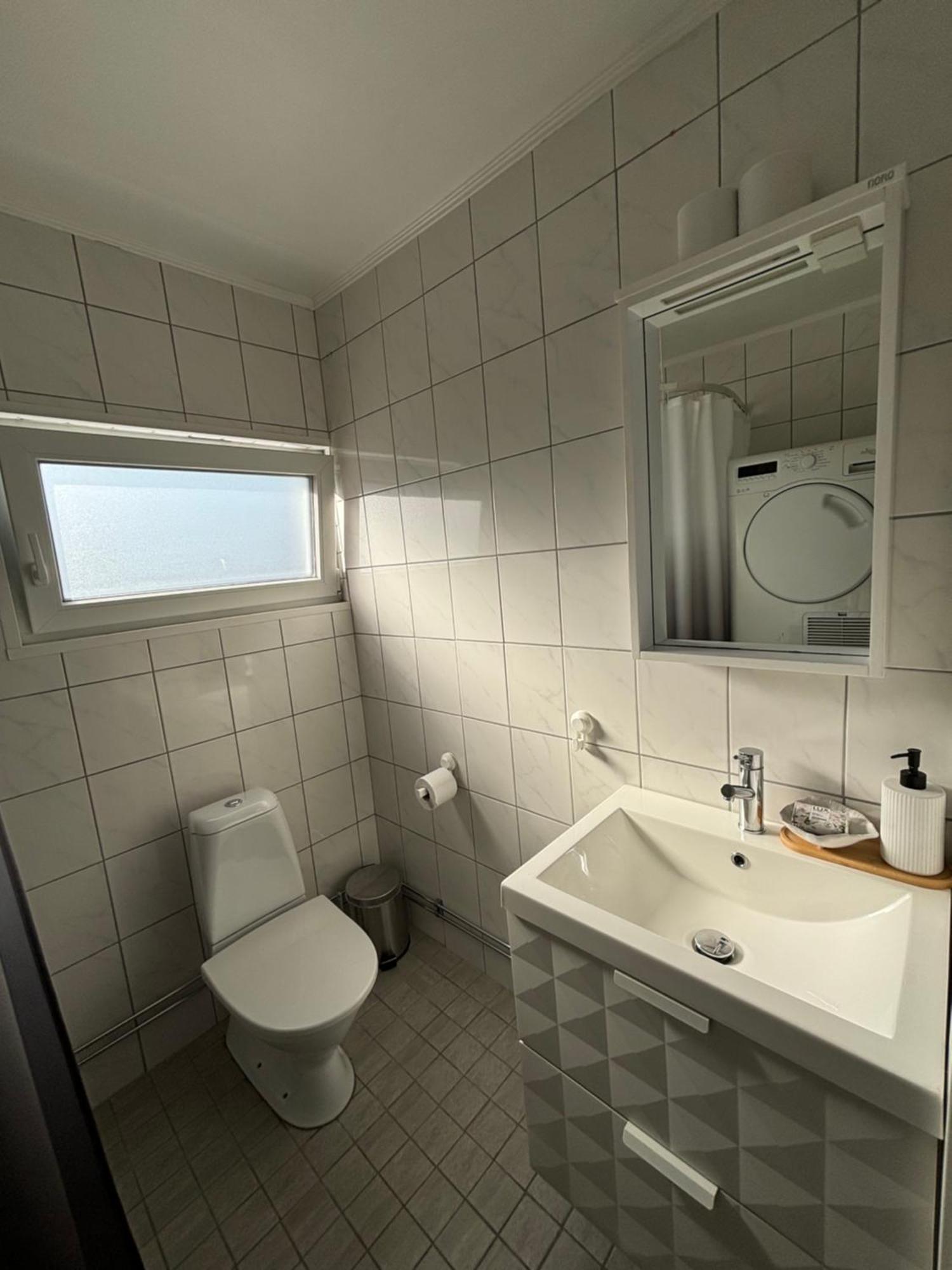 Videdal Apartment 2 Rooms - Own Entrance & Free Parking マルメ エクステリア 写真