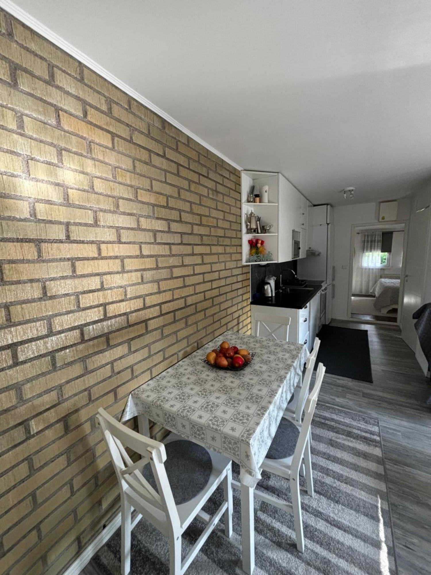 Videdal Apartment 2 Rooms - Own Entrance & Free Parking マルメ エクステリア 写真